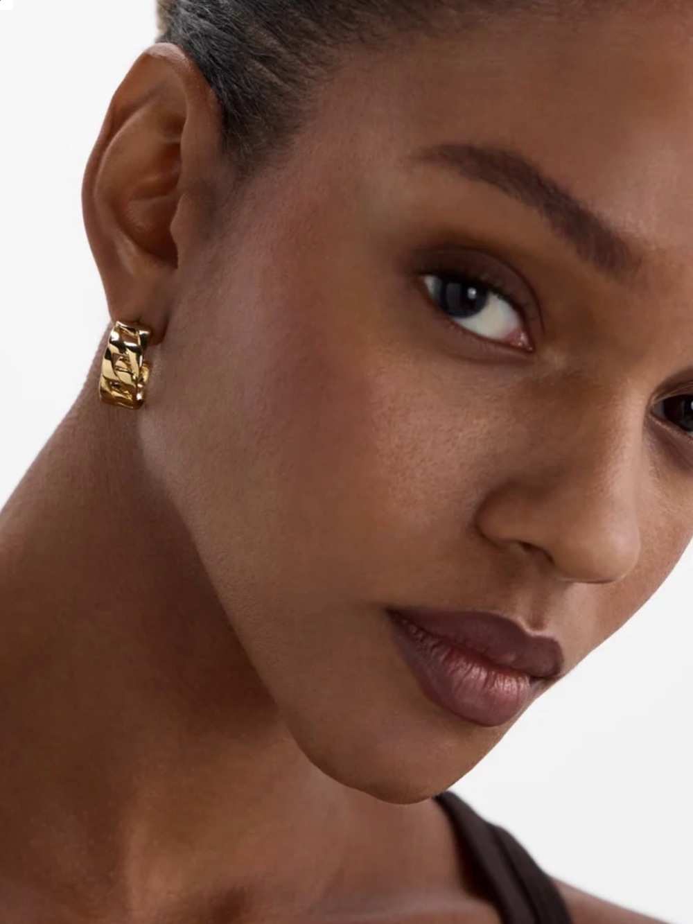 Roxanne Assoulin Authentic Babe 18K Gold Plated Chain-Link Huggie Earrings. New